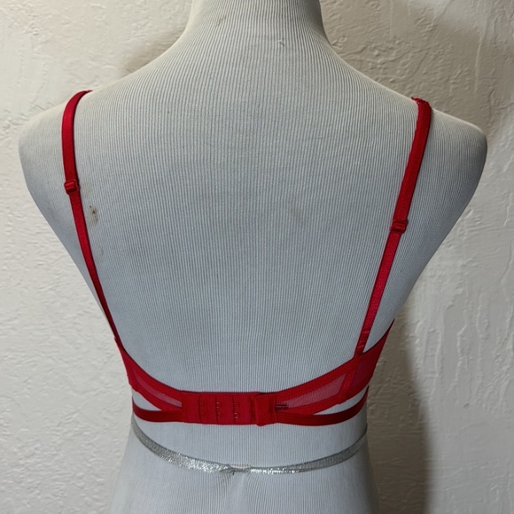 Victoria’s Secret Bra Very Sexy Lightly Lined Plunge Red Women's 32C/C70 - Picture 4 of 10